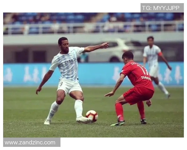 最溜的足球明星背后的故事与传奇成就揭秘